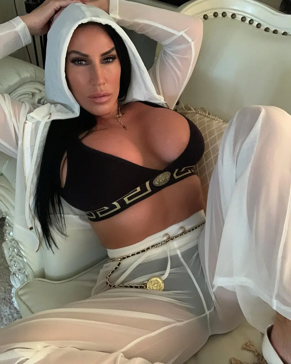 Alanna escort in Istanbul