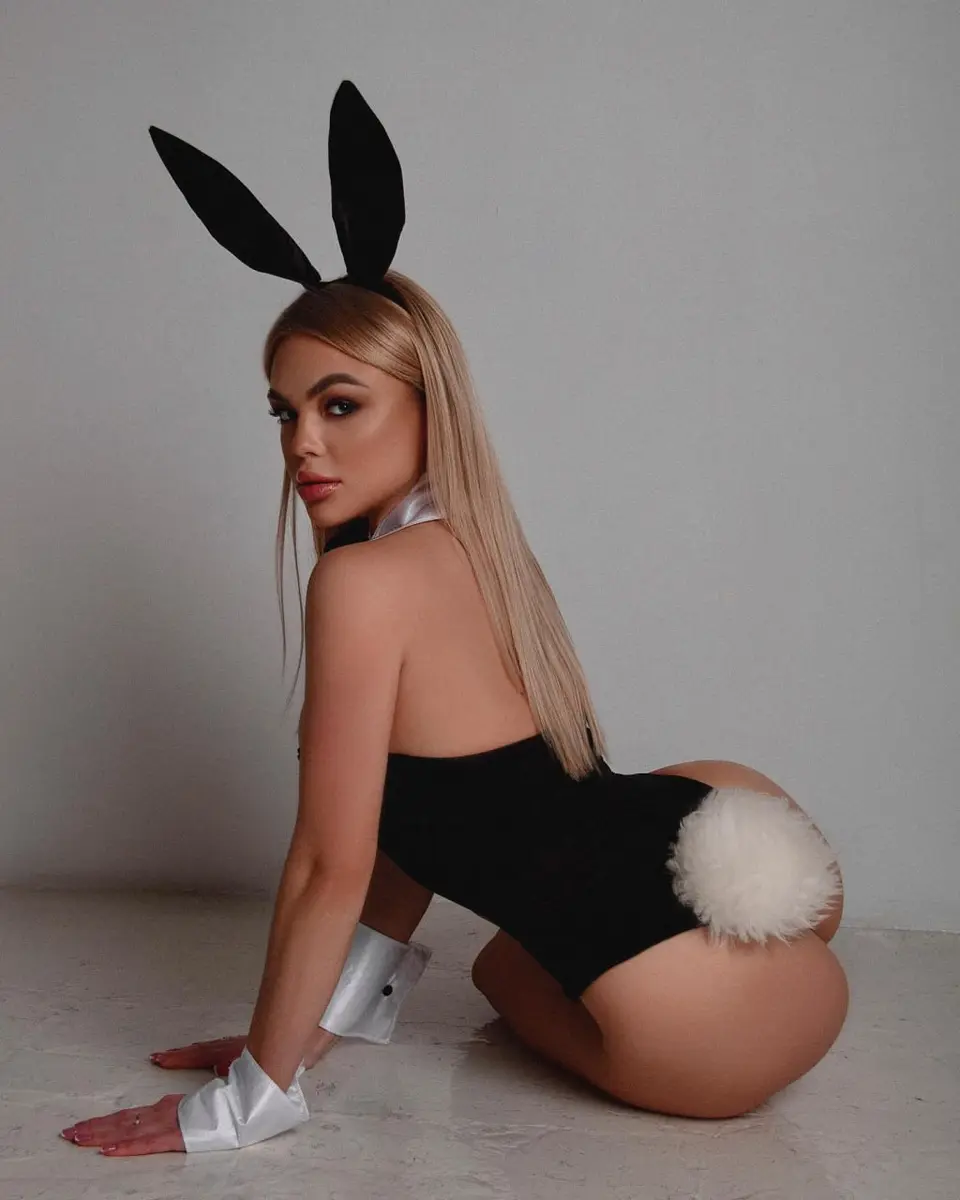 Ariana escort in Istanbul