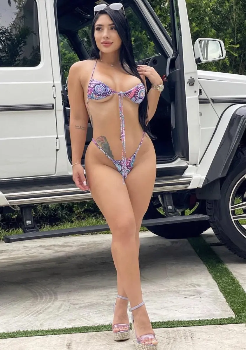 Laura escort in Istanbul