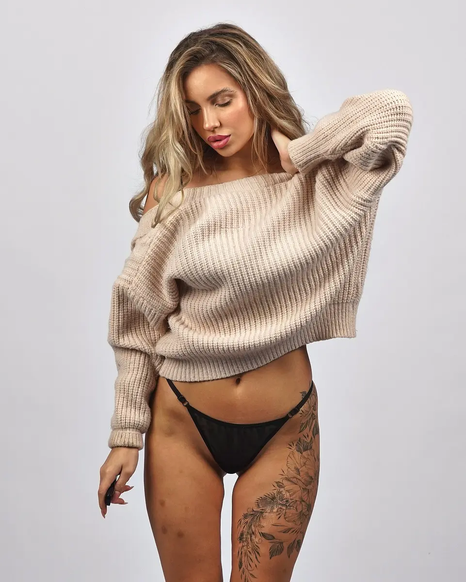 Lauren escort in Istanbul