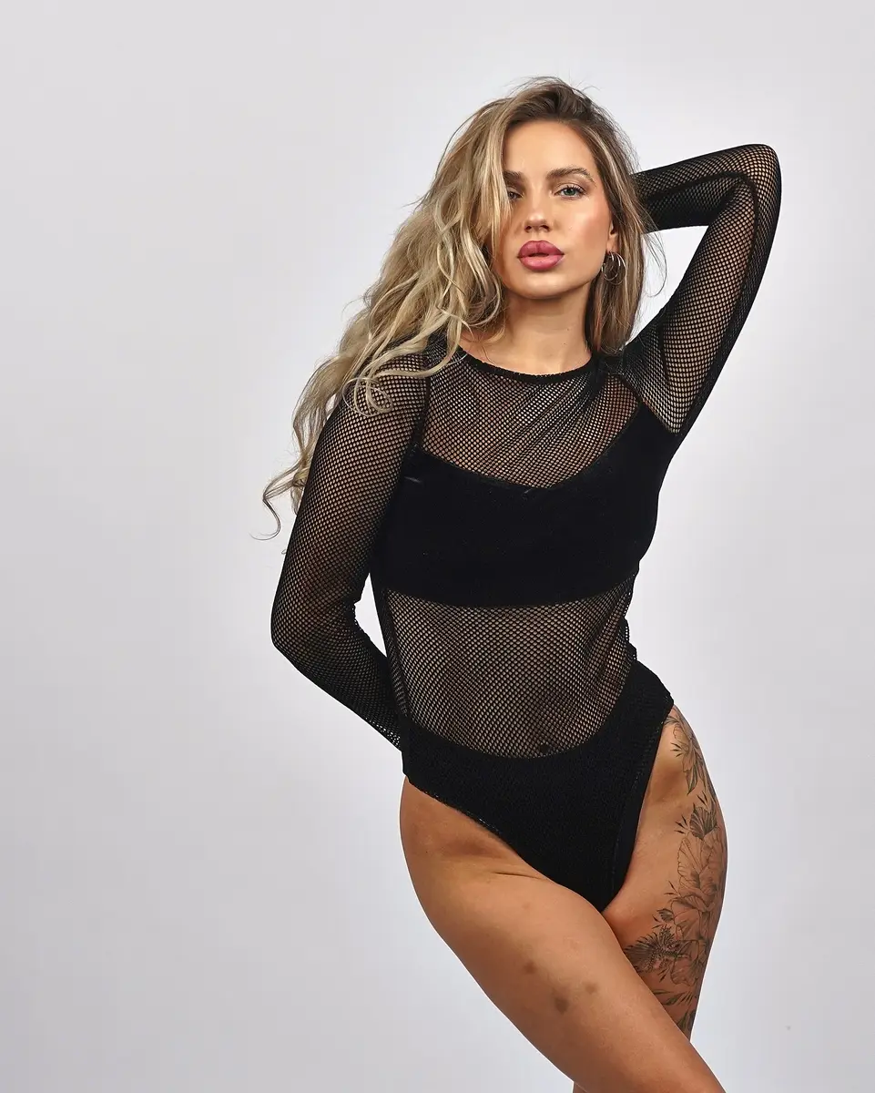 Lauren escort in Istanbul