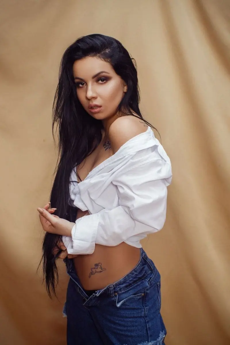 Luna escort in Istanbul