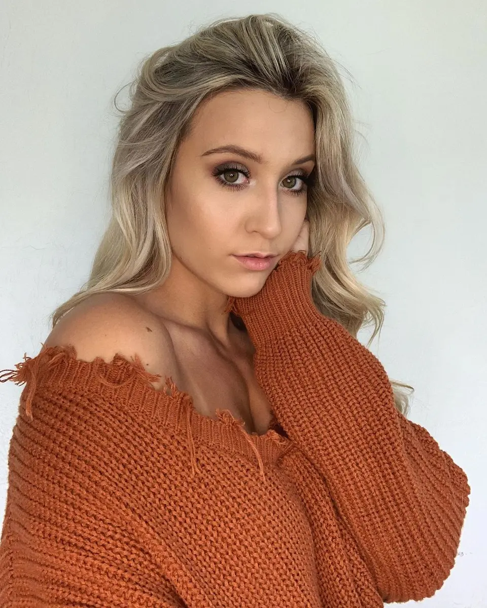 Magdaline escort in Istanbul