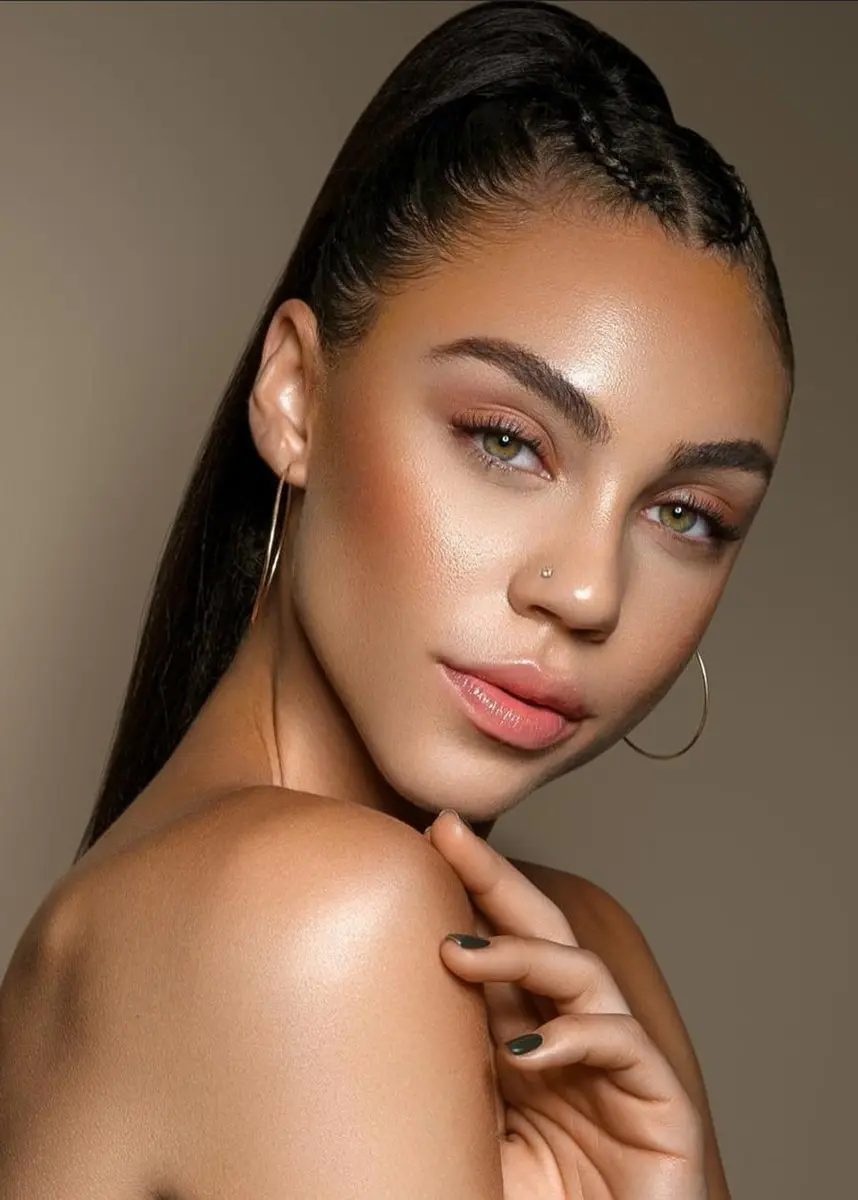 Makayla escort in Istanbul