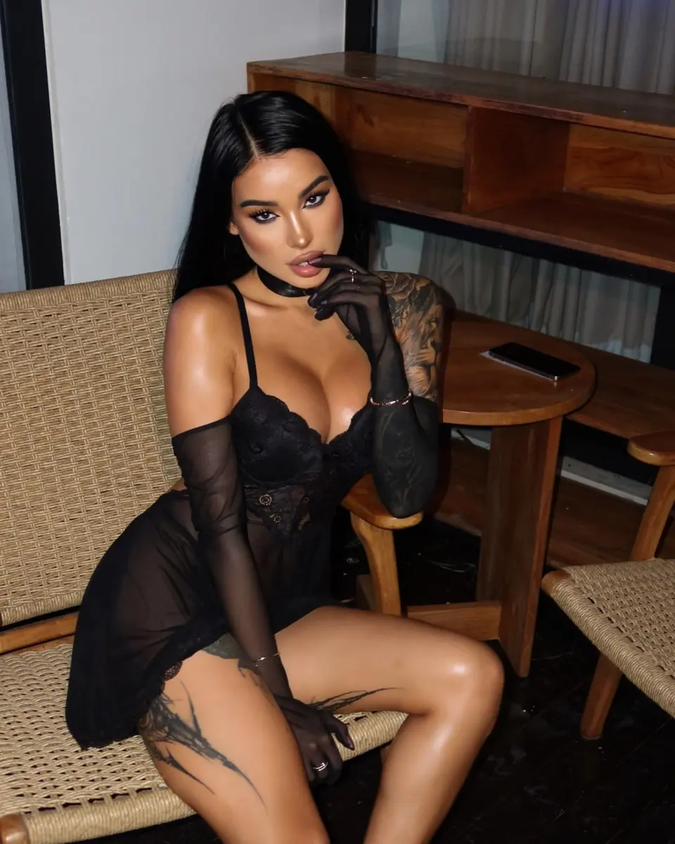 Mima escort in Istanbul