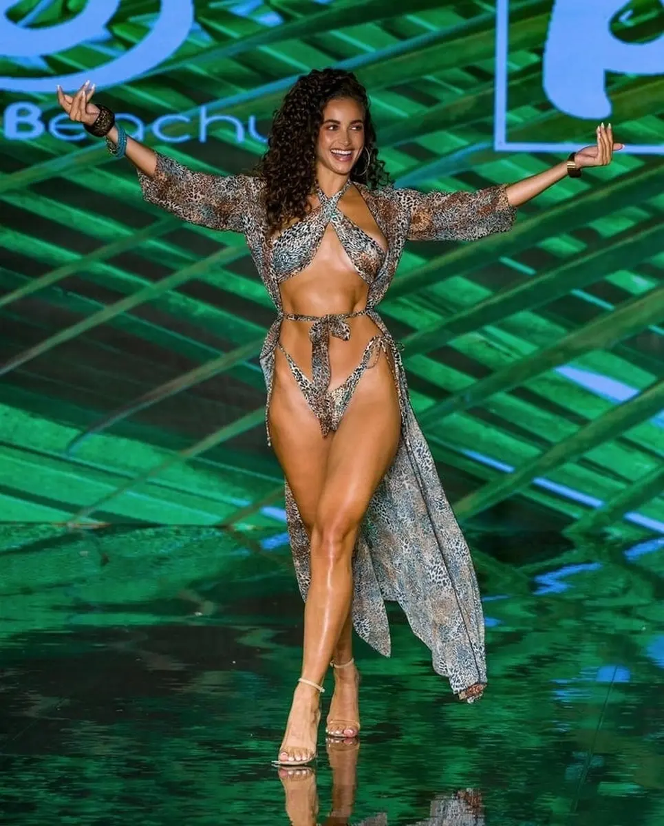 Nina escort in Istanbul