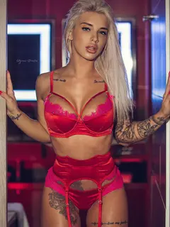 Stacy escort in Istanbul